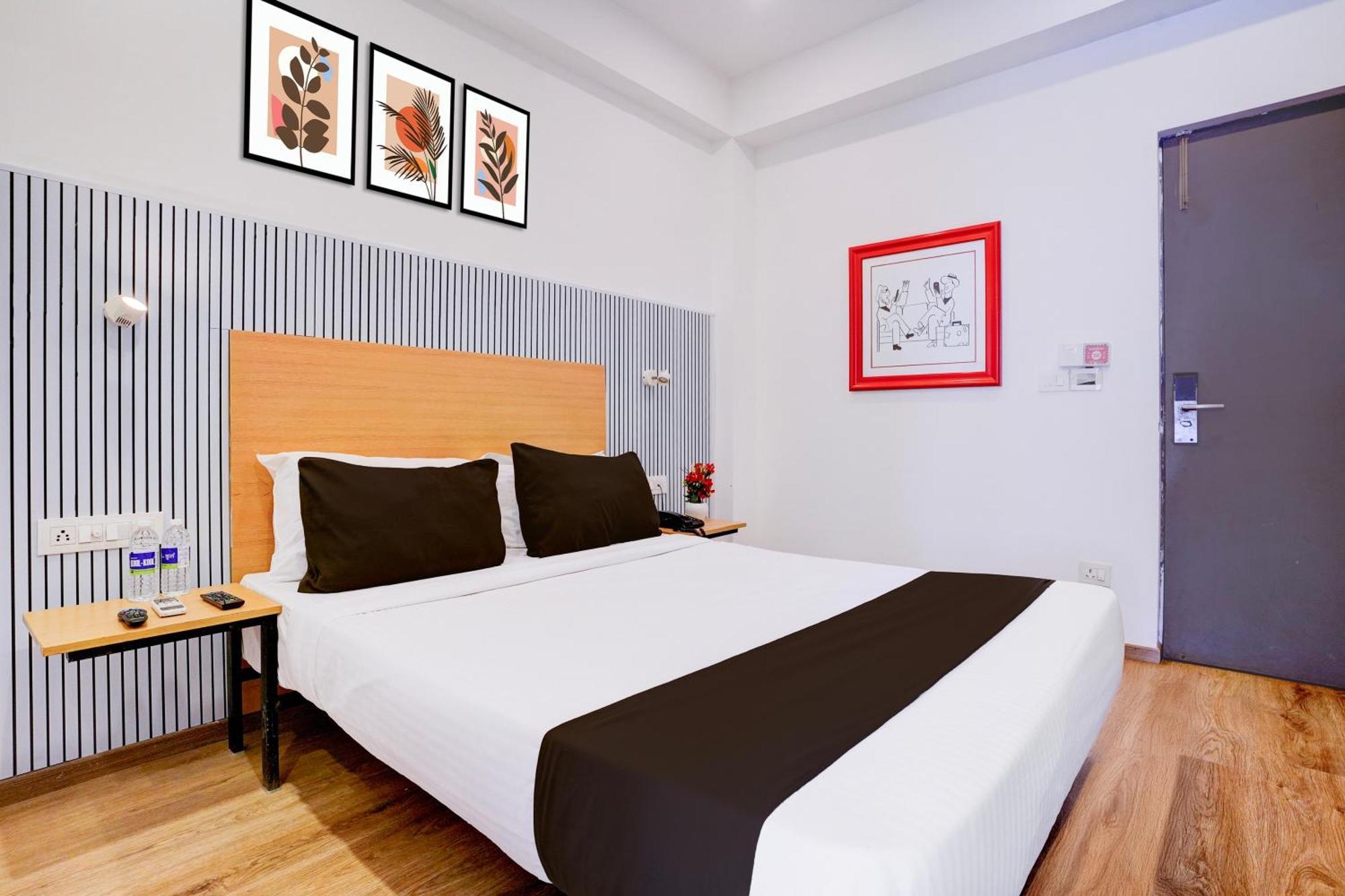 Townhouse Khar The Habitat Hotel Mumbai Exterior photo