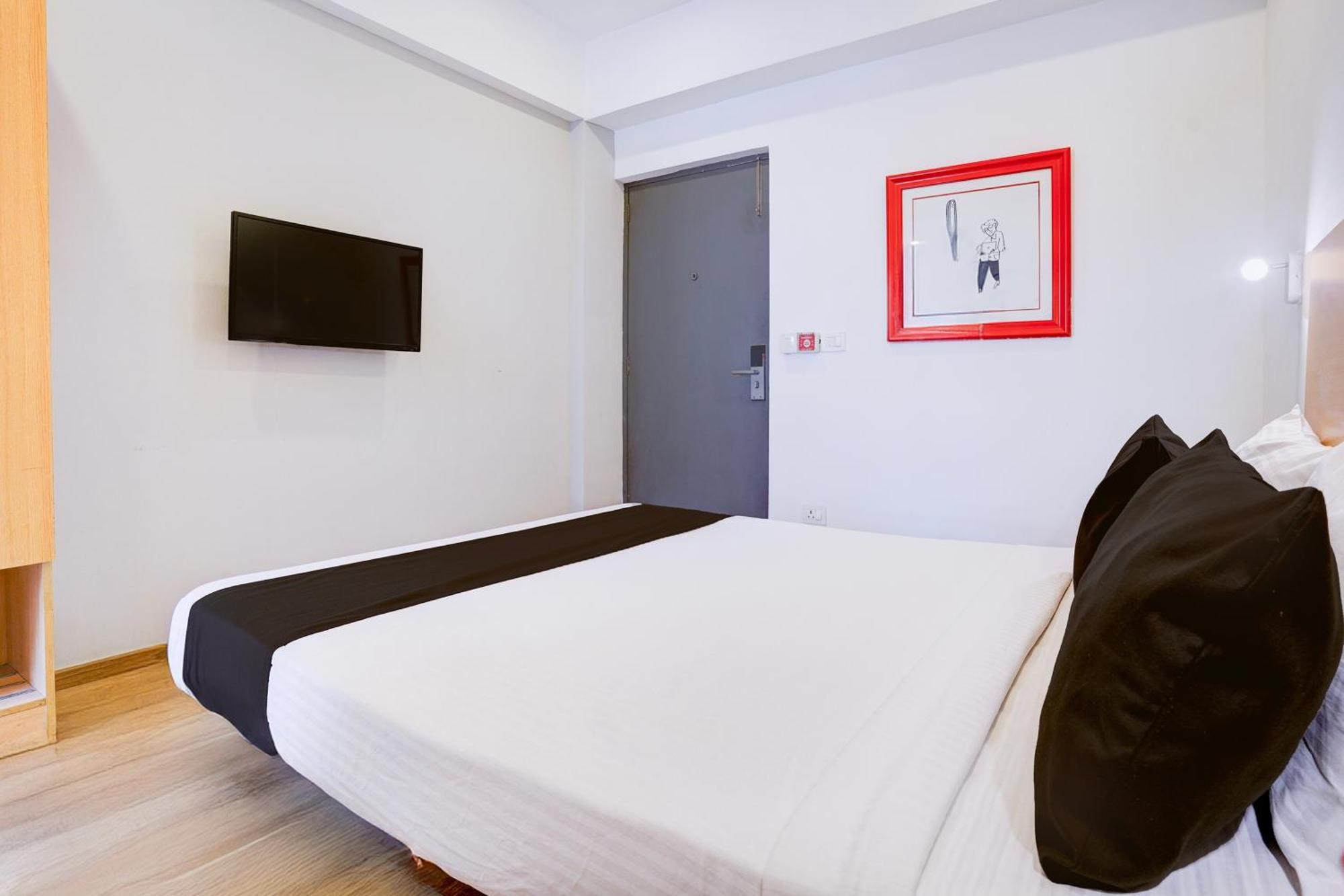 Townhouse Khar The Habitat Hotel Mumbai Exterior photo