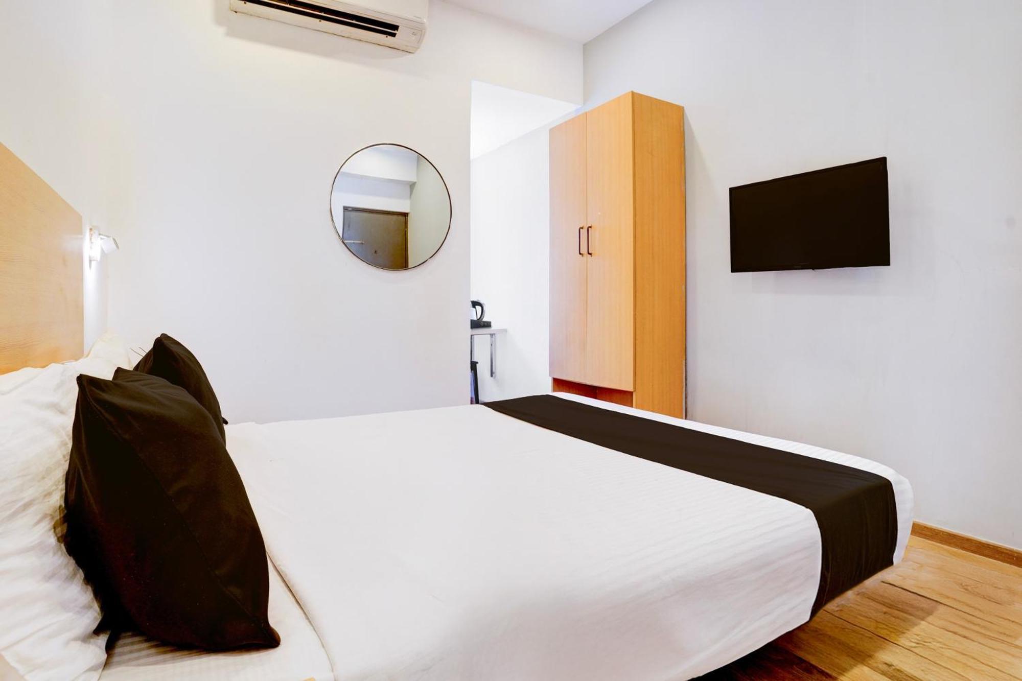 Townhouse Khar The Habitat Hotel Mumbai Exterior photo