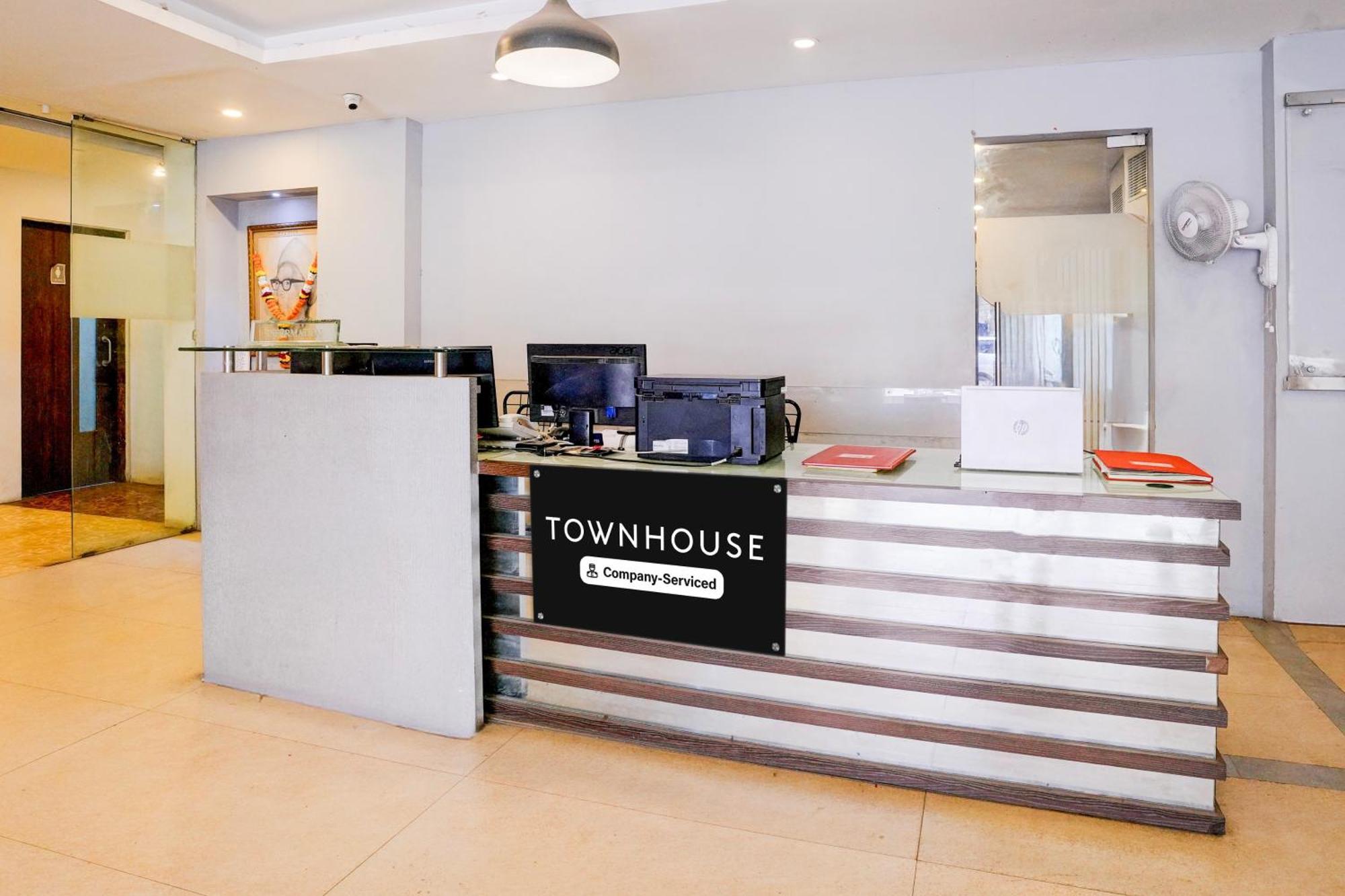 Townhouse Khar The Habitat Hotel Mumbai Exterior photo